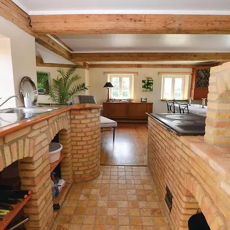 Stunning In With Kitchen Grasten